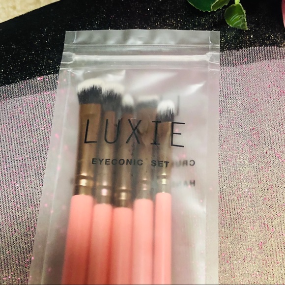 ✨ LUXIE EYECONIC EYE SET - ROSE GOLD ✨ - Picture 5 of 8